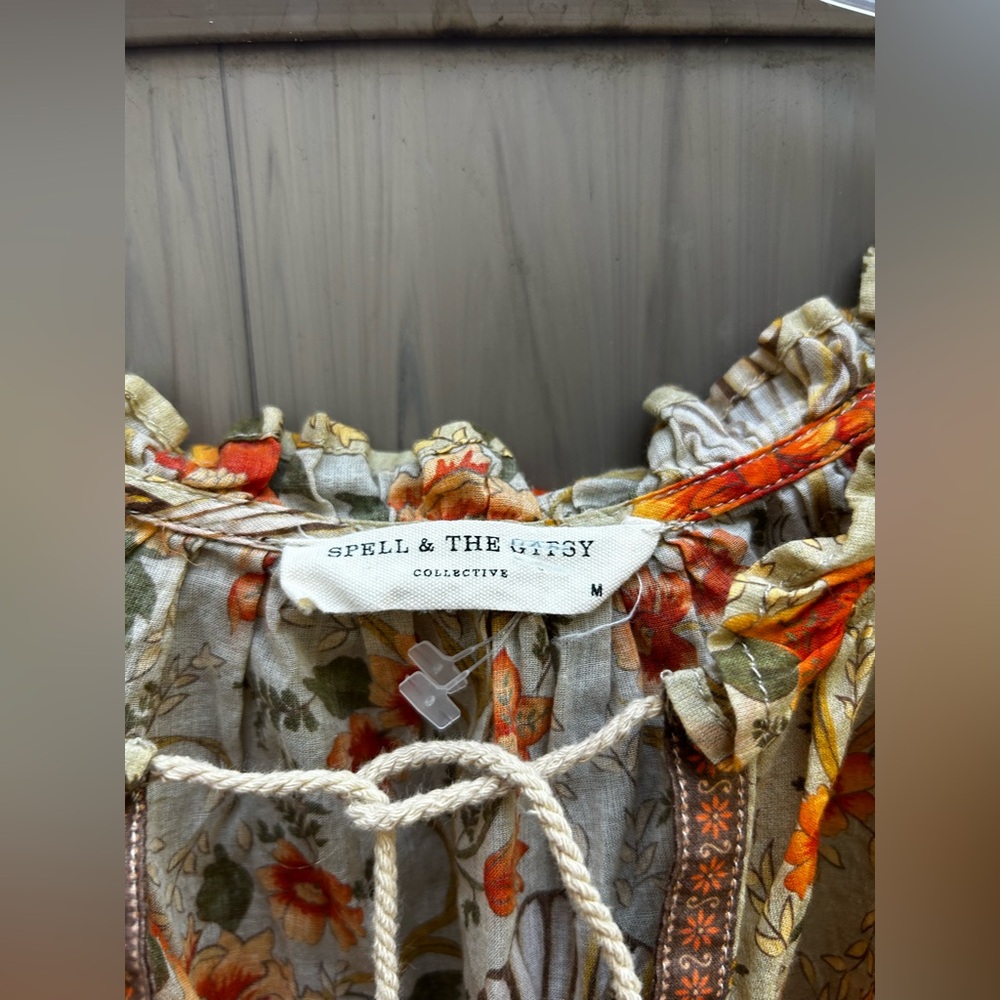 ❌SOLD❌SPELL and the gypsy Seashell mermaid pattern blouse in Orange sand - Picture 6 of 8